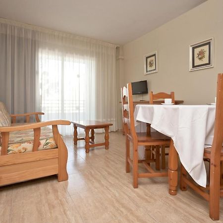Royal Apartment Салоу Екстериор снимка