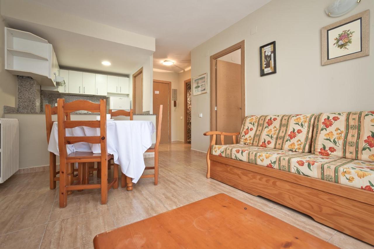 Royal Apartment Салоу Екстериор снимка